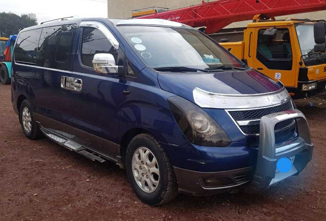 Hyundai Grand Starex Front