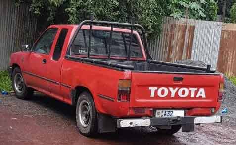 Toyota Hilux 1998 Back