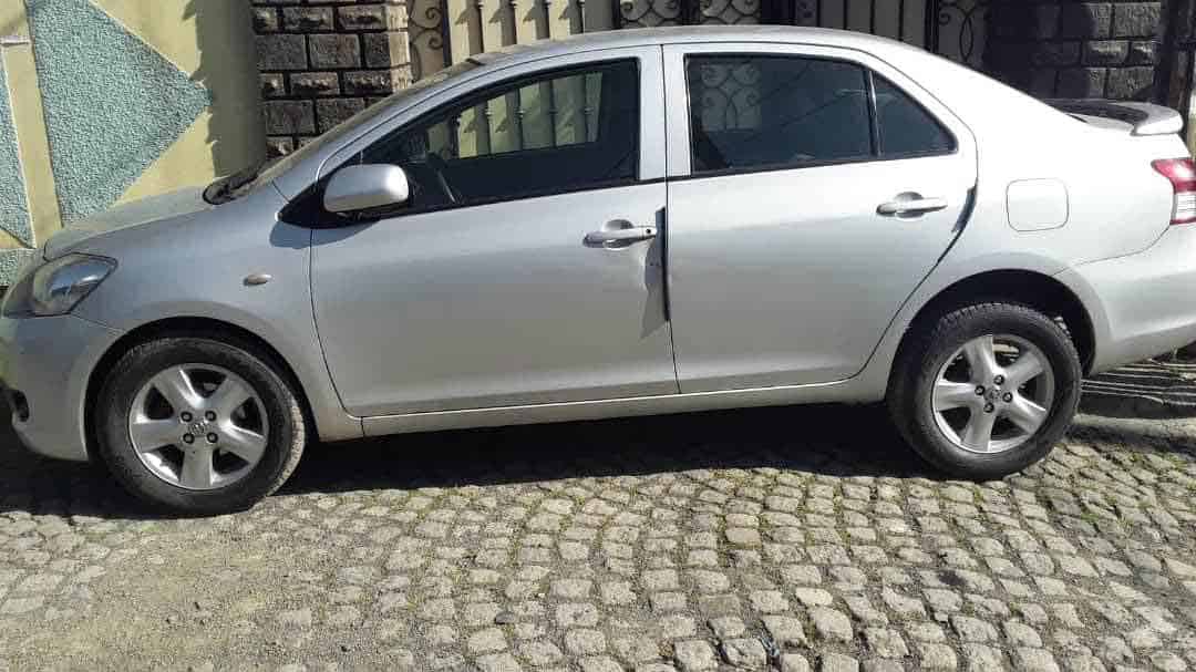 Toyota Yaris 2007 Left Side